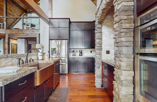 Maynardville House | Beautiful lakefront house with full kitchen, private dock, & hot tub