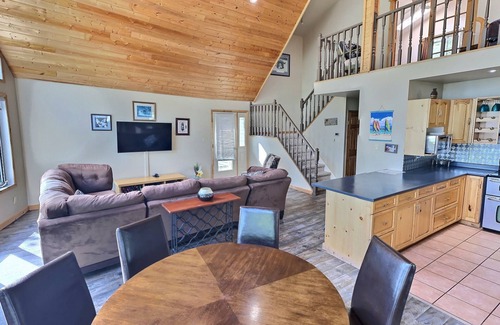 Arnes House | Beautiful Lakefront "A" Frame With Hot Tub, 2 for 3 Nights Jan/Feb Weekends!