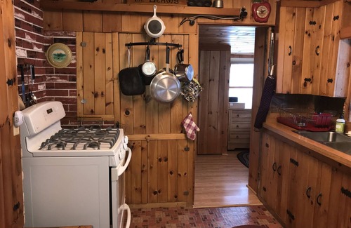 Stoneham Cottage | Beautiful Lakefront Cottage with private dock