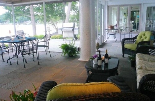 Lauderdale Lakes House | Beautiful Lakefront Home on Lauderdale Lakes!
