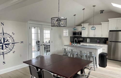 Knapp Shores House | Beautiful Lakefront Home