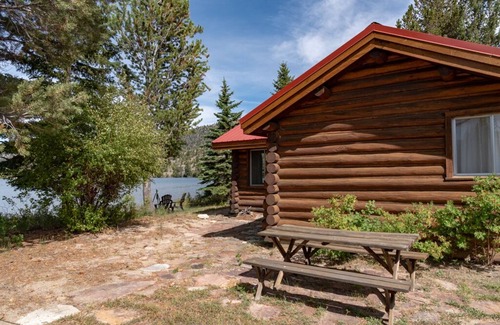 Dubois Cabin | Beautiful lakeside retreat - Perfect for the adventuresome family -pet friendly