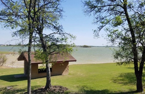 Frisco Cabin | Beautiful Lakeside Tiny House Cabin A