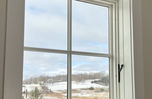 North Ferrisburgh House | Beautiful Light Filled Guesthouse in country