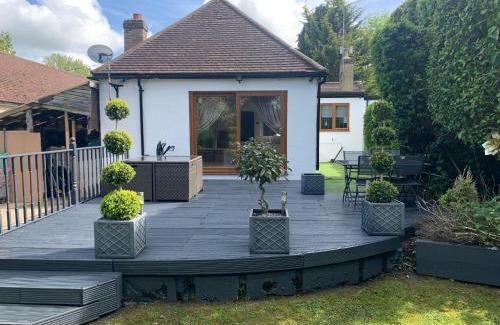 West Kingsdown Apartment | Beautiful Little Bungalow, Indoor Fireplace, & Bar
