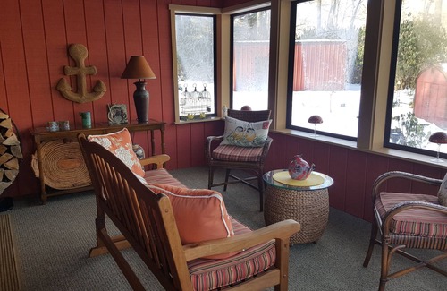 East Brady House | Beautiful Lodge on the Allegheny River Provides Pure Comfort Year-Round