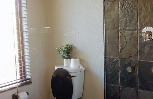 Hoedspruit Bed & Breakfast | Beautiful lodge style guesthouse on Hoedspruit Wildlife Estate