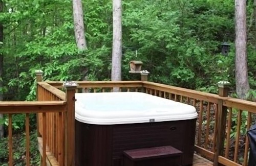 Logan Cabin | Beautiful Log Cabin For Romantic Getaways 20 Acres
