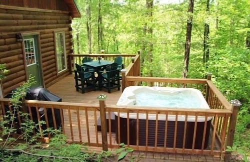 Logan Cabin | Beautiful Log Cabin For Romantic Getaways 20 Acres