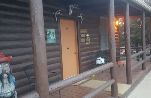 Steinauer Cabin | Beautiful Log Cabin ~ "The Rooster" ~ On 182 Acres ~ Natural Paradise!