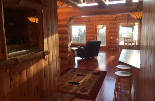 Beaver Bay Cabin | Beautiful Log home-Lake Superior view, peaceful, wooded, private, convenient