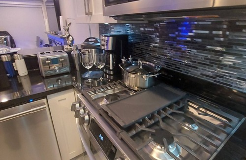 East Side House | Beautiful Luxurious 3 Bedroom Townhouse