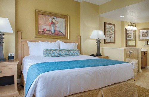 Lake Buena Vista Condo | Beautiful Luxury 2 bedroom next to Disney!