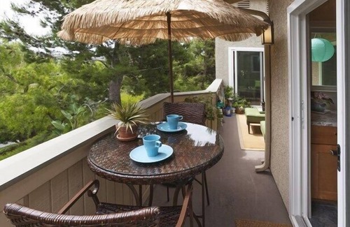 Monarch Beach Condo | BEAUTIFUL, LUXURY CONDO, GATED, WALKING TRAIL TO BEACH!