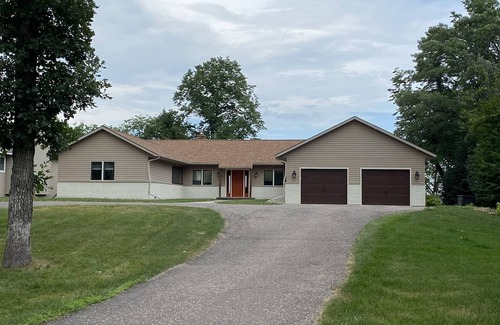 Alexandria House | Beautiful Luxury home on Lake LeHomme Dieu