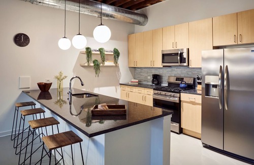 West Loop Apartment | Beautiful Luxury Loft in Fulton Market, Sleeps 12 | Featured In Architectural Di