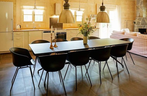 Vaxtorp Cabin | Beautiful luxury log cabin. Two private terrasses. Open fireplace. Pet friendly