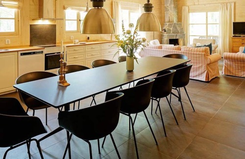 Vaxtorp Cabin | Beautiful luxury log cabin. Two private terrasses. Open fireplace. Pet friendly