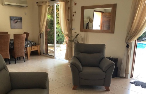 Pissouri House | Beautiful Luxury Villa in Pissouri Bay, Private Pool, Free WiFi, Close to Beach