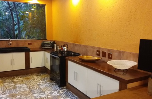 Paranoa House | BEAUTIFUL MANSION IN SOUTH LAKE -ALTIPLANO LESTE FOR UP TO 12 PEOPLE