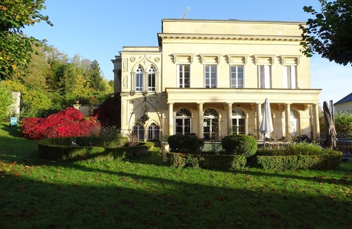 Parmain Apartment | Beautiful mansion in Van-Gogh country