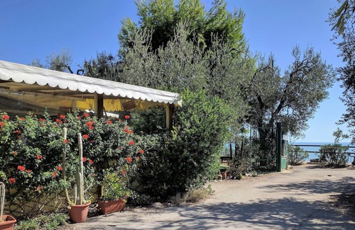 Mattinata House | Beautiful Mediterranean-style HOUSE on the sea with private terrace