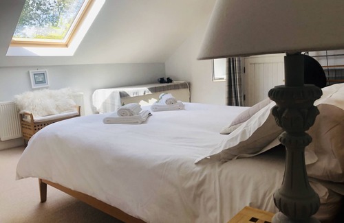 Kinsale Town Centre Cabin | Beautiful Mews Lodge, in the countryside, 0.8 mile from town centre.