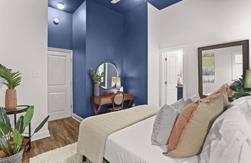 Seventh Ward House | Beautiful Mid-City 2 BR Blocks to French Quarter