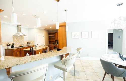 Hope Hull House | Beautiful Mini Mansion Minutes From the Airport with Private Pool. No Parties!