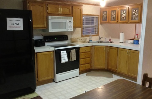 Oak Harbor House | Beautiful Mobile home! Just minutes from Lake Erie , Put in Bay & Kelly's Island