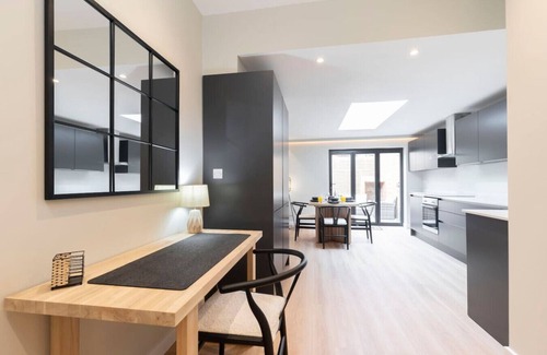 Montpellier House | Beautiful Montpellier Retreat