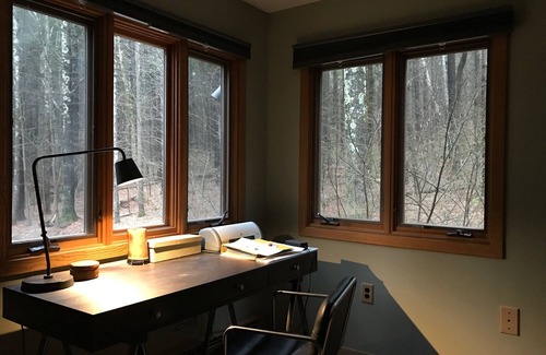 Sheffield House | Beautiful Mountainside House with nearby Lake and Hiking Trails