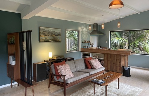 Matakana Cottage | Beautiful native bush retreat
