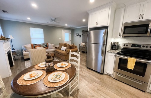 Canyon House | Beautiful New Guesthouse, Cottage Style, Close to Palo Duro Canyon & WTA&M