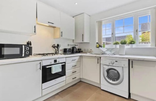 Erdington House | Beautiful new house | Free parking | Sleeps 8 | Via the M6
