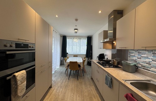 Great Baddow Apartment | Beautiful Newbuild 5 bedroom Town House