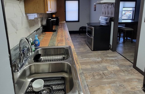 New Boston Apartment | Beautiful newly Remodeled unit, 1 block to Mississippi River.