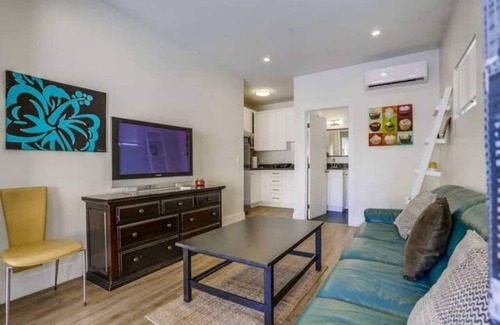 University Heights Apartment | Beautiful Newly Remodeled Studio apartments