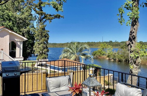 Hanahan House | Beautiful newly renovated waterfront home