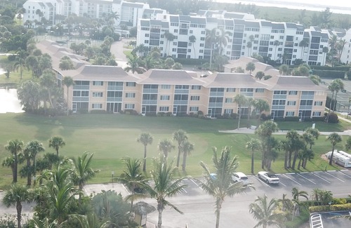 Fort Pierce Condo | Beautiful oceanfront resort with all the amenities