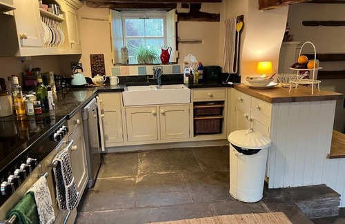 Llanfihangel Tal-y-llyn House | Beautiful old farmhouse in the Brecon Beacons
