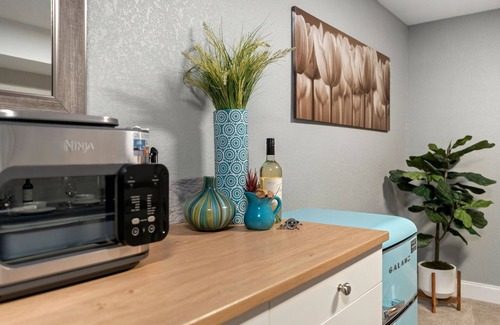 Martinez Park Apartment | Beautiful Old Town Apartment with Hot Tub & Bikes