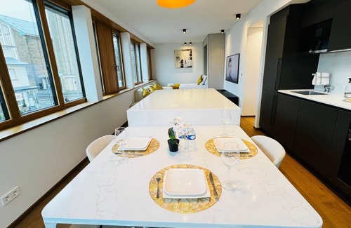 Belair Apartment | Beautiful one bedroom w balcony&parking