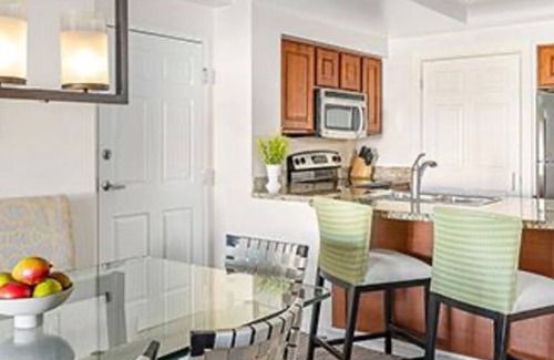 Williamsburg Condo | Beautiful one-bedroom, 2-bath condo with full kitchen, minutes to Disney gates