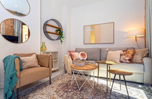 Central District Apartment | Beautiful one-bedroom apartment near the Cathedral. Zacatin 301