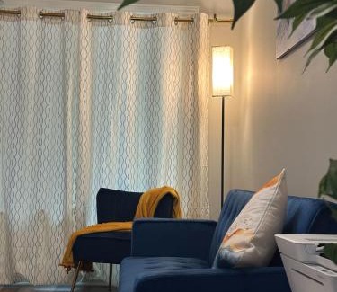 Ottawa Division House | Beautiful one bedroom suite 5 minutes from Ottawa Int Airport