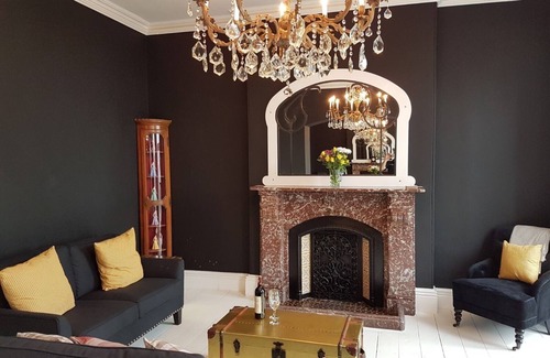 Pendine House | Beautiful Pendine Manor House in West Wales
