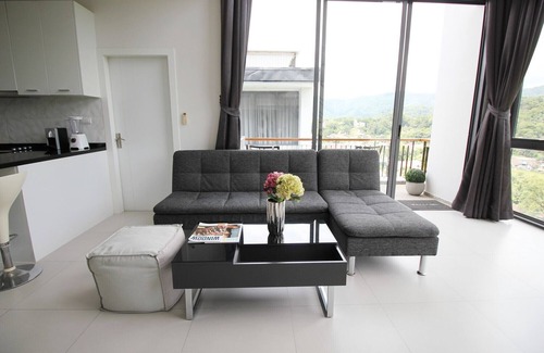 Kamala Apartment | Beautiful Penthouse Apartment with Mountain Views