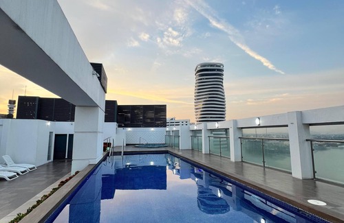 Las Penas Apartment | Beautiful Penthouse Deluxe Penthouse 12th Floor in Puerto Santa Ana, Guayaquil