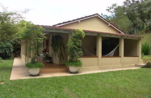 Jarinu House | Beautiful place in the middle of very green
